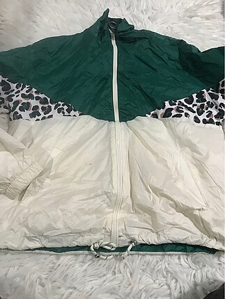 Bershka yağmurluk yeşil leopar