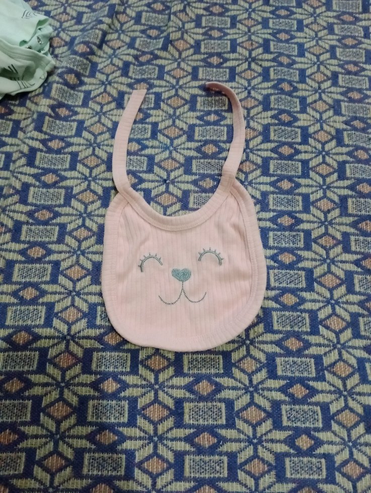 Pembe Nakışlı Bebek Önlüğü - Görsel 3