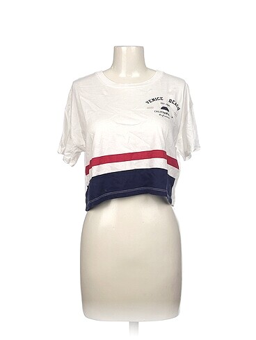Stradivarius T-shirt %70 İndirimli.