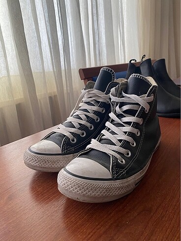 Deri converse