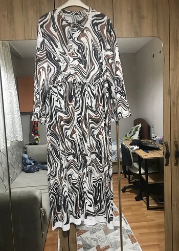 Bohem Tarz Uzun Batik Desenli Elbise