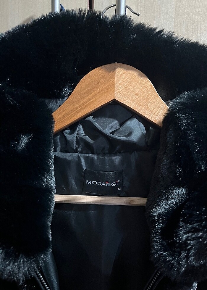 Moda İlgi siyah kürklü kaban - Görsel 2