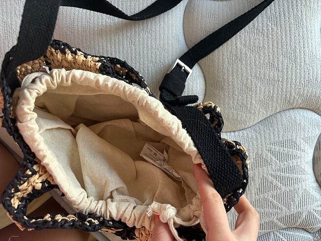  Beden Stradivarius hasır çanta