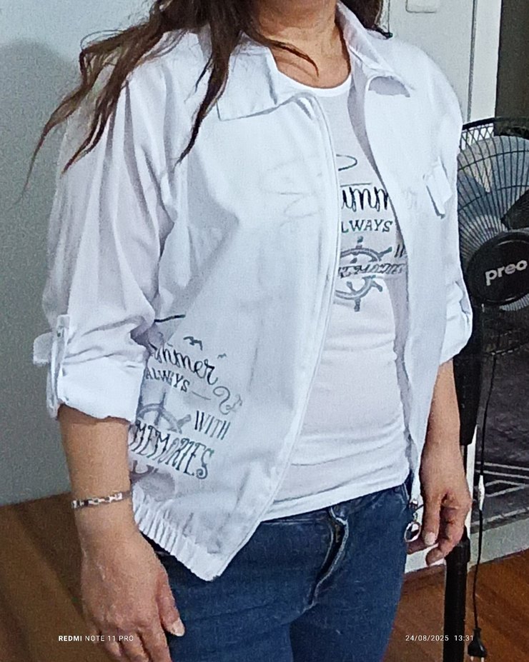 Beyaz Pamuklu Düğmeli Kadın Gömlek - Görsel 3