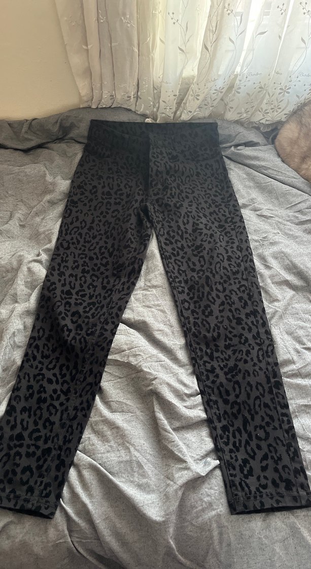 Düğmeli siyah kadife leopar desenli Kadın Pantolon - Görsel 2