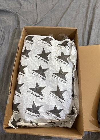 Bej ve Gri Desenli Karton Kutu - Görsel 4