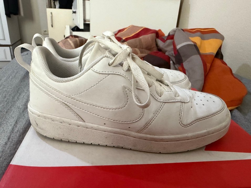 Beyaz Nike Kadın Spor Ayakkabı - Görsel 2