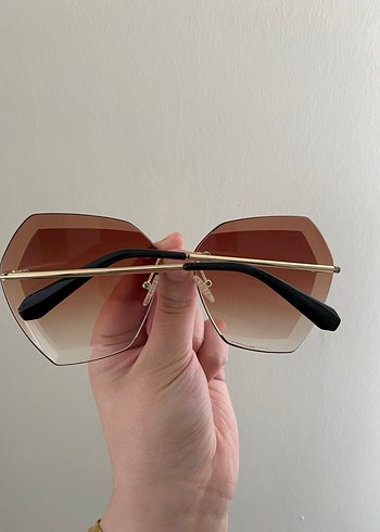 Şeffaf Kenarlı Koyu Kahverengi Kadın Güneş Gözlüğü - Görsel 2