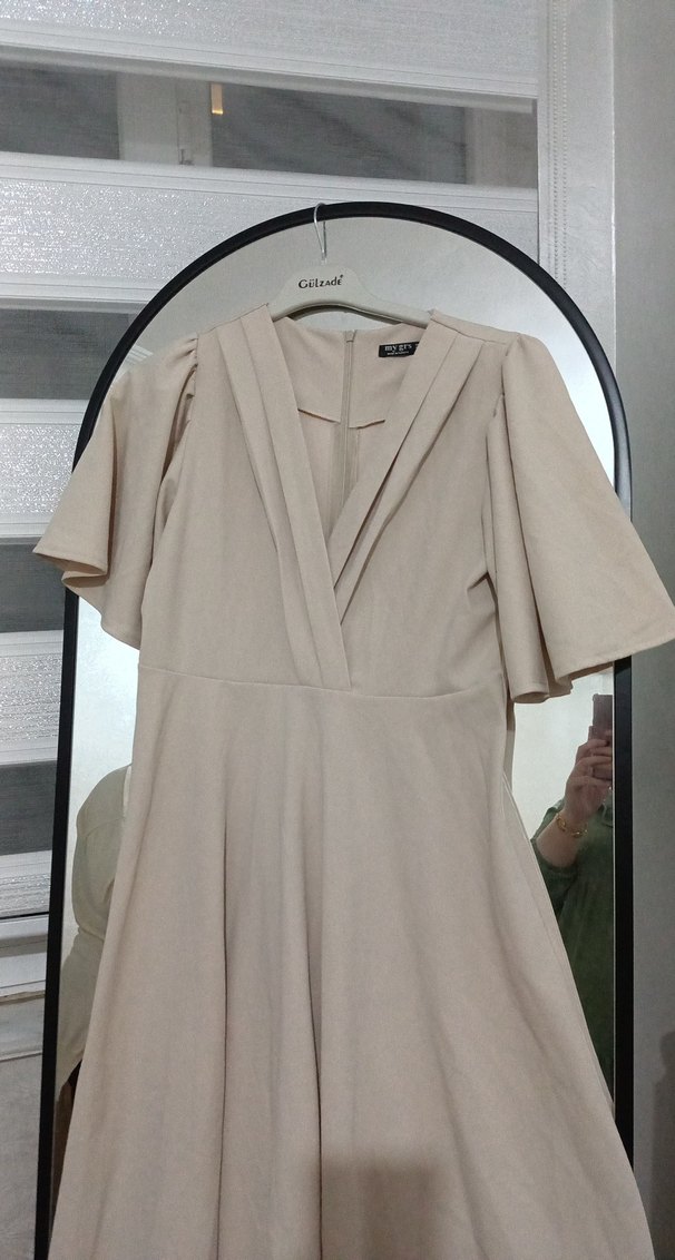 Bej Midi Hamile Elbisesi V Yaka Drapeli - Görsel 2