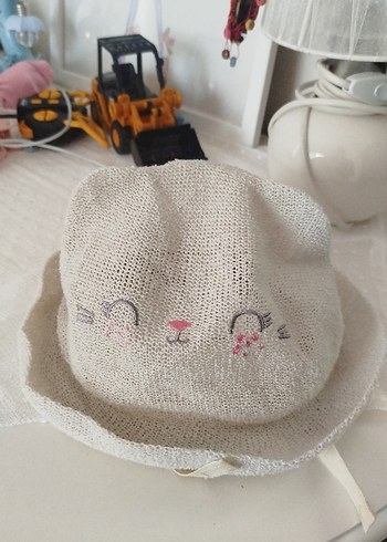Beyaz Örgü Kedi Desenli Bere