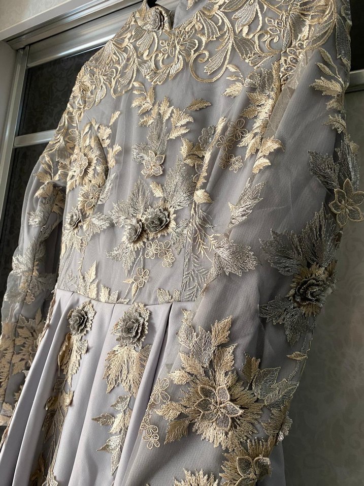 Nakışlı Uzun Kollu Gri Abiye Elbise - Görsel 3