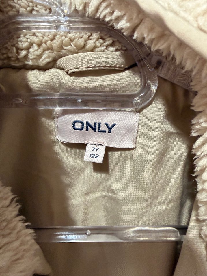 Kısa Kesim Bej Peluş çocuk mont - Görsel 4