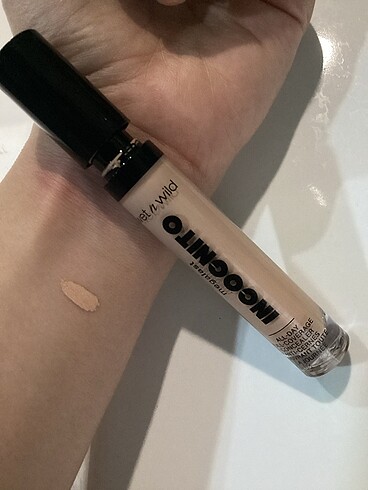 Beden Wet n wild light medium kapatıcı