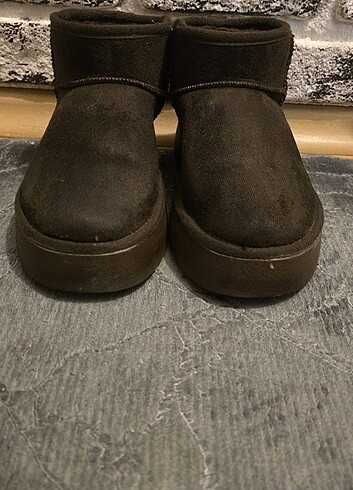 Ugg Ugg bot