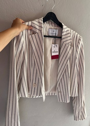 Stradivarius Bej Çizgili Kısa Kadın Blazer Ceket