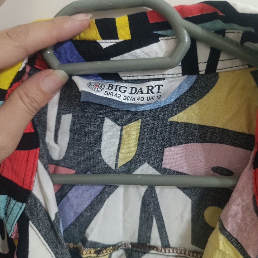 Renkli Geometrik Desenli V Yaka Kadın Gömlek - Görsel 4