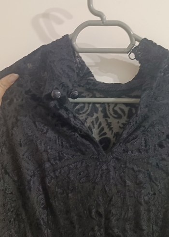 V Yaka Düğmeli Siyah Gotik Kadın Bluz - Görsel 3