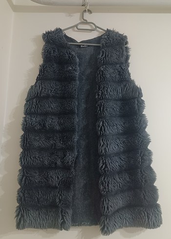 Gri Peluş Detaylı Kadın Yelek - Görsel 2
