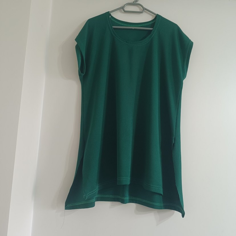 Yeşil Salaş Kolsuz Kadın Tişört - Görsel 2