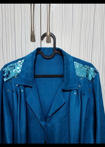 Düğmeli Uzun Kollu Mavi Kadın Gömlek - Görsel 3