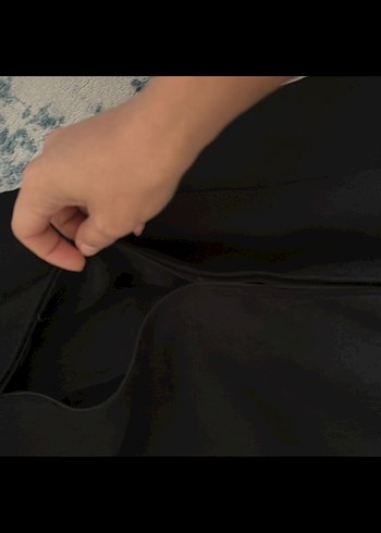 Siyah Drapeli Yüksek Yakalı Midi Elbise - Görsel 6