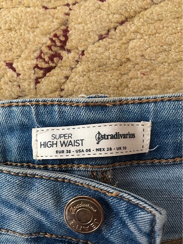 38 Beden mavi Renk Stradivarius yırtık jean