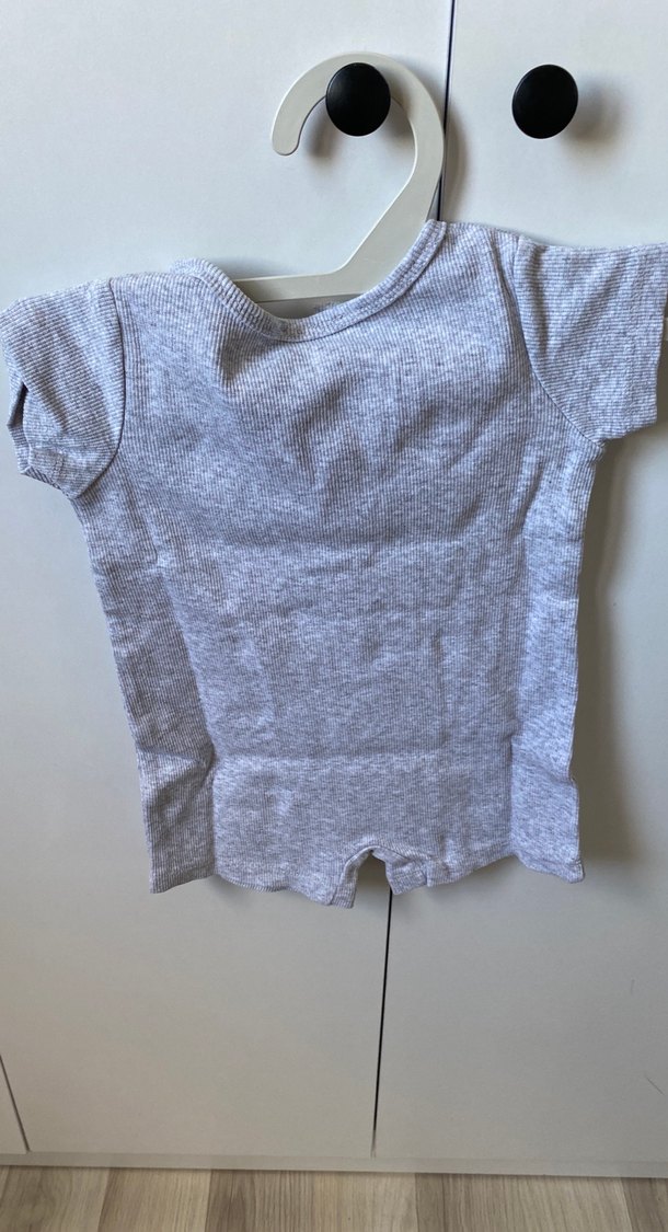 Gri Kısa Kollu Bebek Tulum - Görsel 3