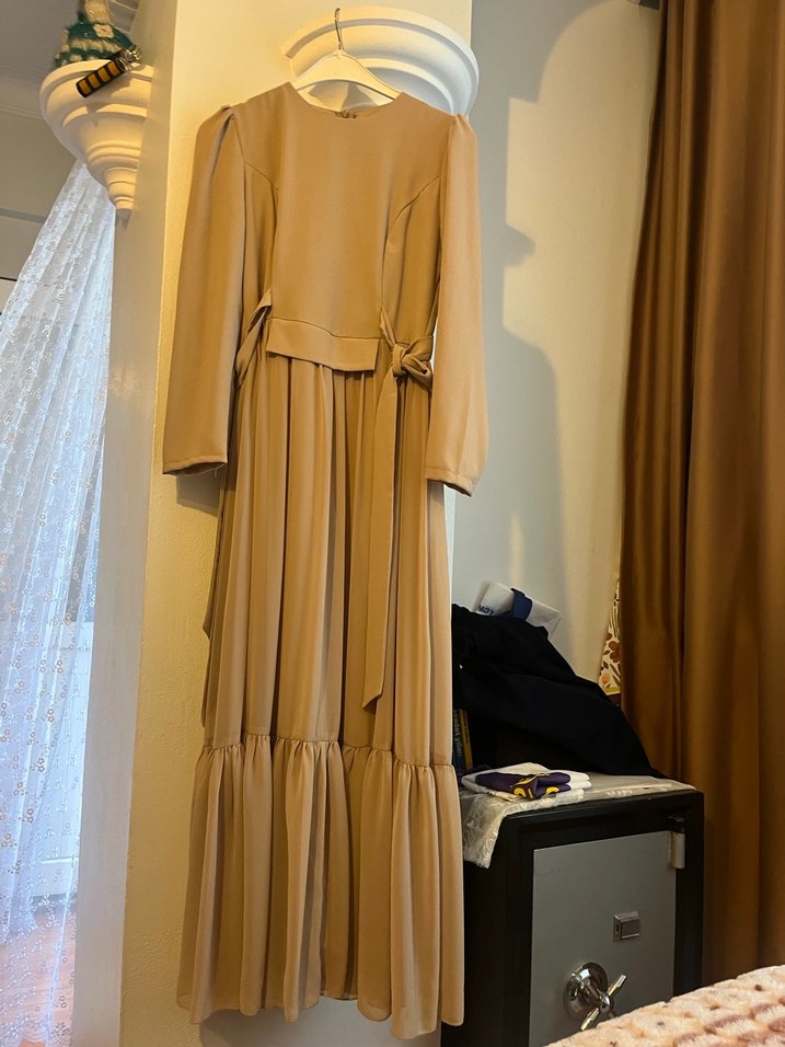 Bej Pileli Uzun Kadın Elbise - Görsel 5