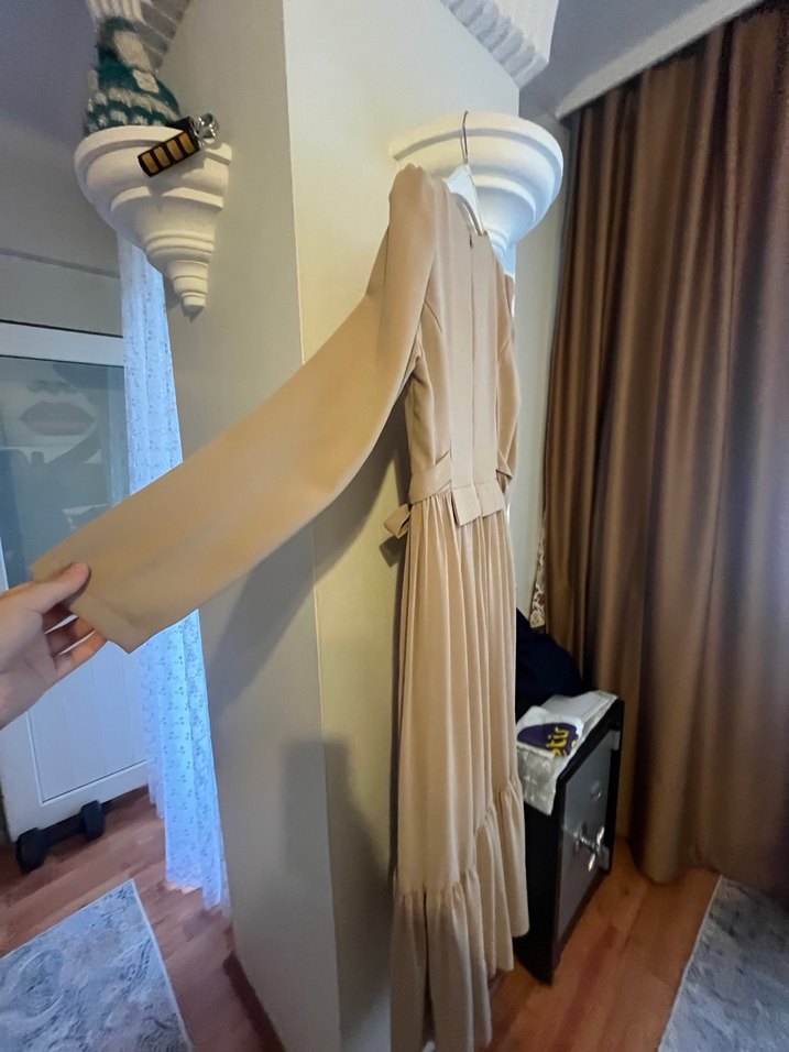 Bej Pileli Uzun Kadın Elbise - Görsel 2