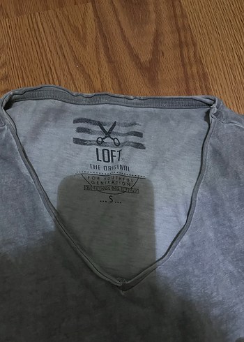 Gri V Yaka Erkek Tişört - Görsel 2