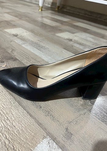 39 Beden Siyah Kadın Ofis Stiletto Kalın Topuklu