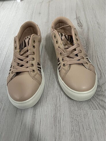 37 Beden ten rengi Renk Nine west ayakkabı