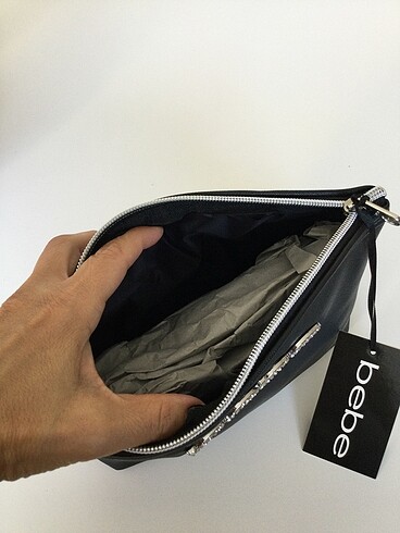 Beden siyah Renk Bebe raşlı clutch, etiketi üzerinde