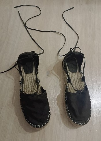 Pull Bear 38.  no  Siyah Dolgu Topuklu Kadın Sandalet - Görsel 2