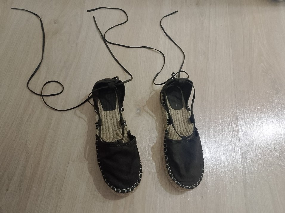 Pull Bear 38.  no  Siyah Dolgu Topuklu Kadın Sandalet - Görsel 2