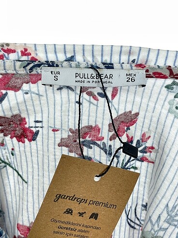 26 Beden çeşitli Renk Pull and Bear T-shirt %70 İndirimli.