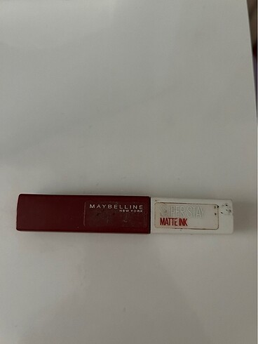 Beden kırmızı Renk Maybelline mat ruj