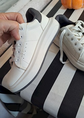 30 Beden Zara Beyaz Bağcıklı erkek cocuk Spor Ayakkabı