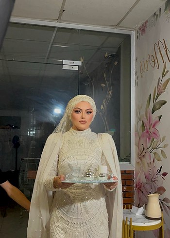 m Beden İşlemeli kırık Beyaz Uzun Kollu Abiye Elbisesi (Kiralık )