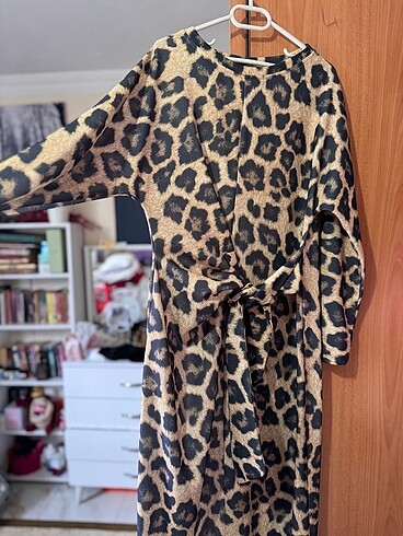 Leopar desenli elbise