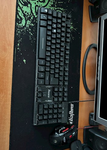Diğer Çok Renkli LED Işıklı Karanlık Klavye