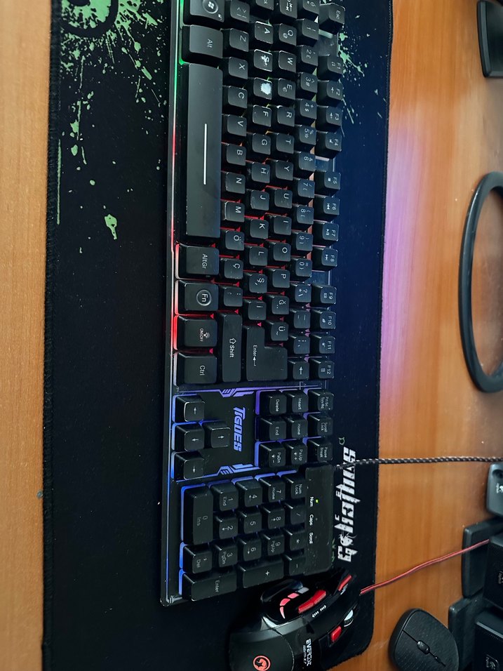 Çok Renkli LED Işıklı Karanlık Klavye - Görsel 4