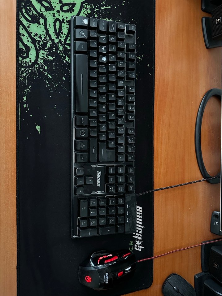 Çok Renkli LED Işıklı Karanlık Klavye - Görsel 2