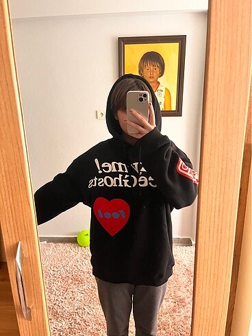 Sweatshirt