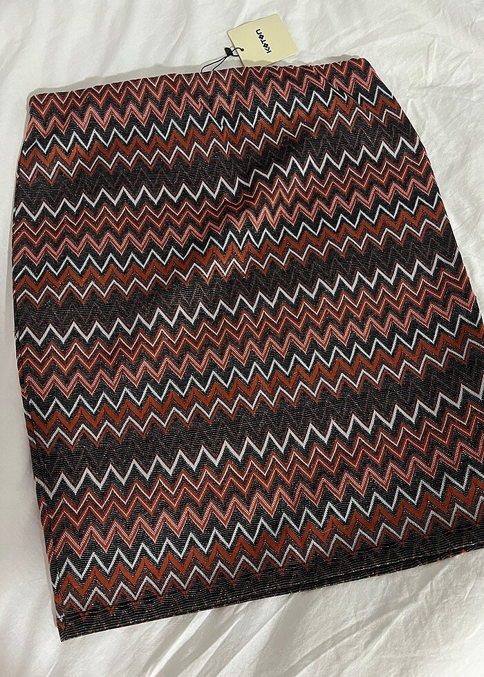 Koton zigzag desenli simli etek - Görsel 4