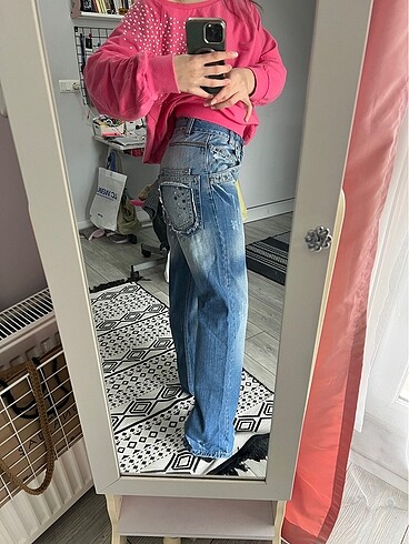 Zımbalı mavi yıkamalı jean y2k
