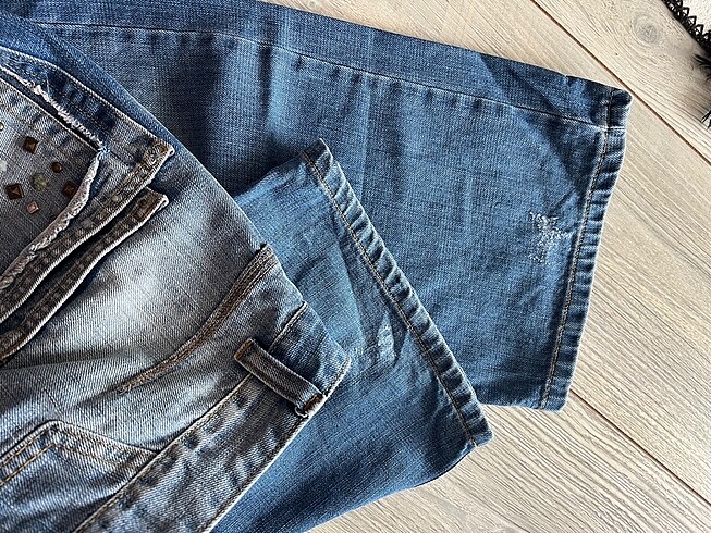 Zımbalı mavi yıkamalı jean y2k - Görsel 9