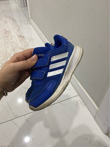 26 Beden Adidas çocuk ayakkabı