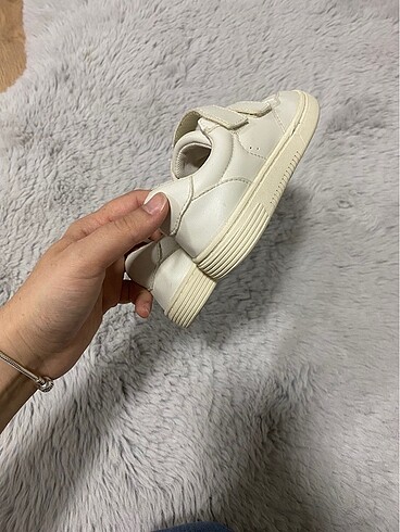 26 Beden beyaz Renk Zara çocuk ayakkabı