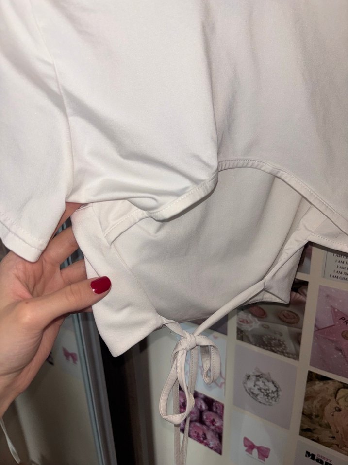 Sırt dekolteli beyaz crop - Görsel 2